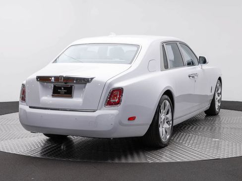 New 2027 Rolls-Royce Phantom Sedan RWD image 7