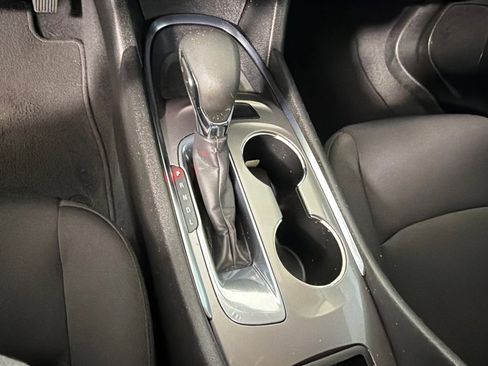 Used 2021 Chevrolet Malibu LT FWD image 17