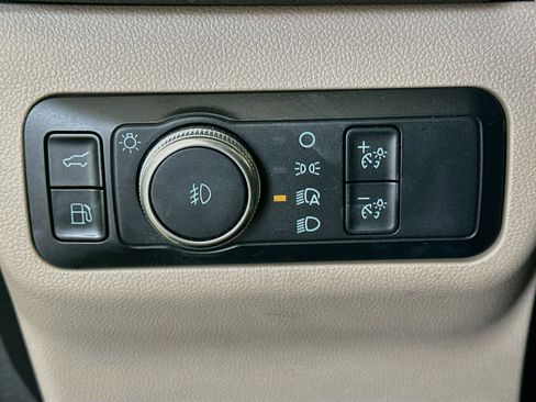 Used 2022 Ford Escape SEL FWD image 17