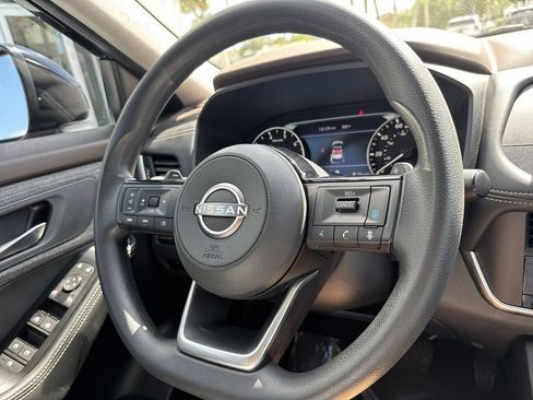 Used 2023 Nissan Rogue SV FWD image 55