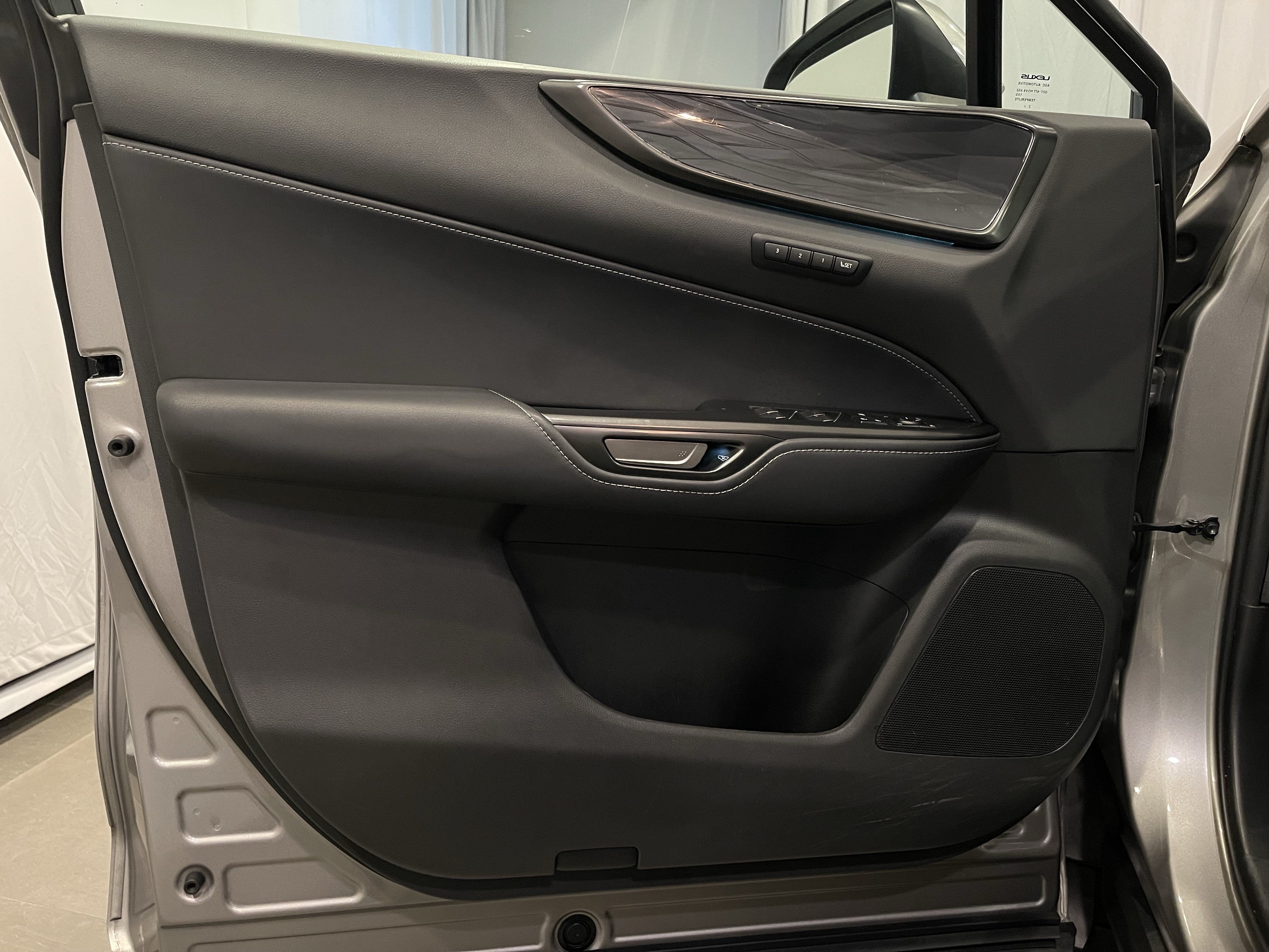 Used 2023 Lexus NX 350 AWD image 12