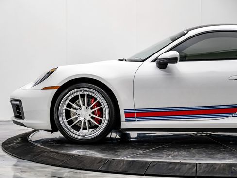 Used 2020 Porsche 911 Carrera image 8