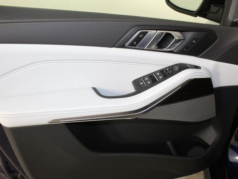 New 2026 BMW X5 xDrive40i w/ M Sport Package image 12