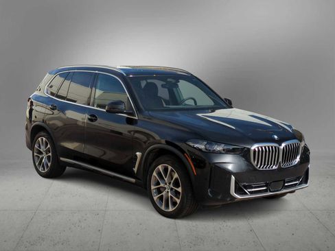 Certified 2024 BMW X5 xDrive40i w/ Parking Assistance Package image 2