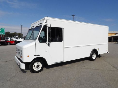 Used 2014 Ford E-350 and Econoline 350 Super Duty w/ A/C Prep Package image 3