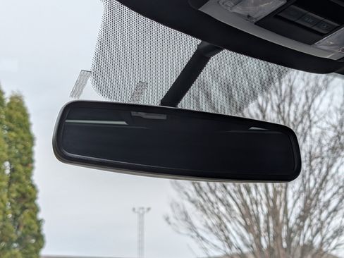 Used 2018 Ford Explorer XLT w/ Equipment Group 202A image 25