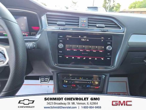 Used 2022 Volkswagen Tiguan SE R-Line AWD/4WD image 16