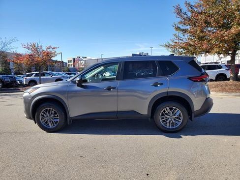 Used 2022 Nissan Rogue S image 6