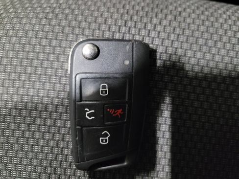 Used 2021 Volkswagen Jetta S w/ Driver Assistance Package image 32