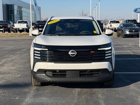 Used 2025 Nissan Kicks SR image 10