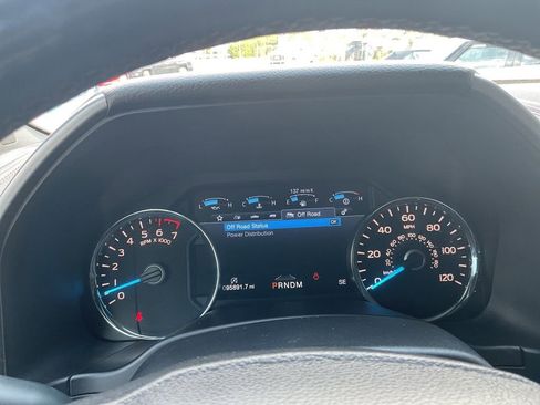 Used 2017 Ford F150 Platinum w/ Equipment Group 701A Luxury image 17