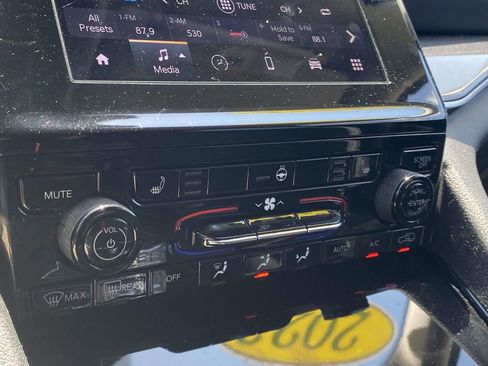 Used 2023 Jeep Grand Cherokee L Laredo w/ Luxury Tech Group I AWD/4WD image 54