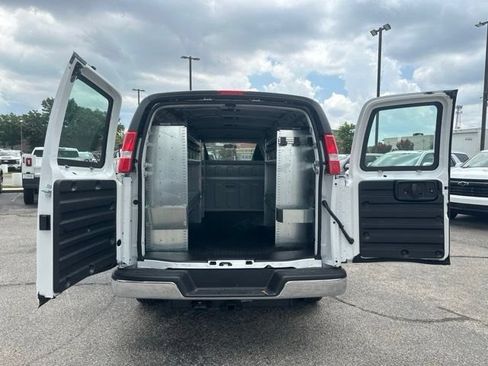 New 2026 Chevrolet Express 2500 w/ Communications Package RWD image 25