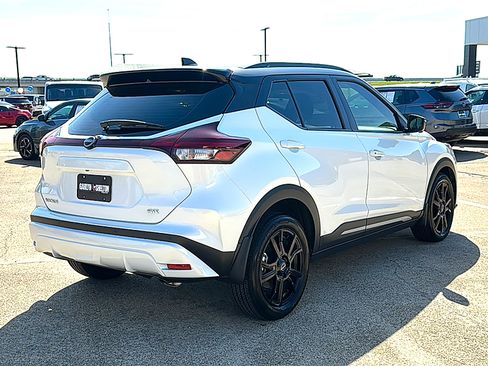 Used 2024 Nissan Kicks SR w/ SR Premium Package image 8
