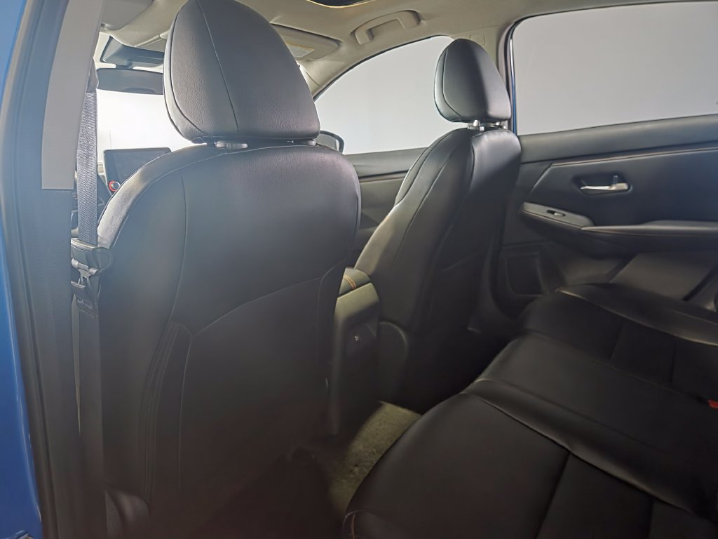 Used 2025 Nissan Sentra SR w/ SR Premium Package FWD image 13