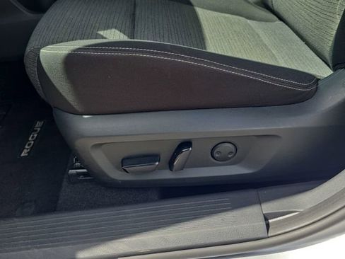 Used 2021 Nissan Rogue SV image 20