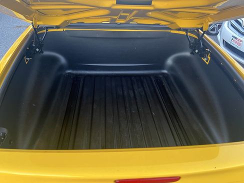 Used 2004 Chevrolet SSR w/ Preferred Equipment Group image 23