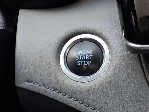 Used 2021 Toyota Highlander Platinum image 25