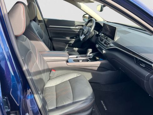 Certified 2023 Nissan Altima 2.5 SR w/ SR Premium Package image 15