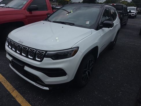 Used 2025 Jeep Compass Limited w/ Elite Group AWD/4WD image 1