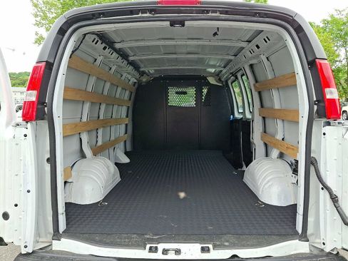 Used 2024 Chevrolet Express 2500 w/ Driver Convenience Package RWD image 29