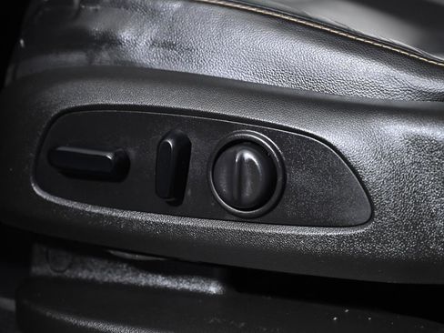 Used 2018 Chevrolet Traverse Premier image 26