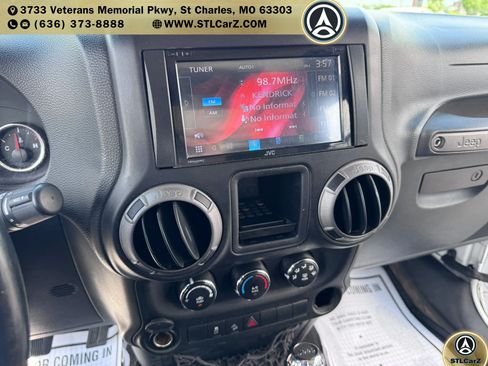 Used 2013 Jeep Wrangler Unlimited Sport w/ Connectivity Group AWD/4WD image 15