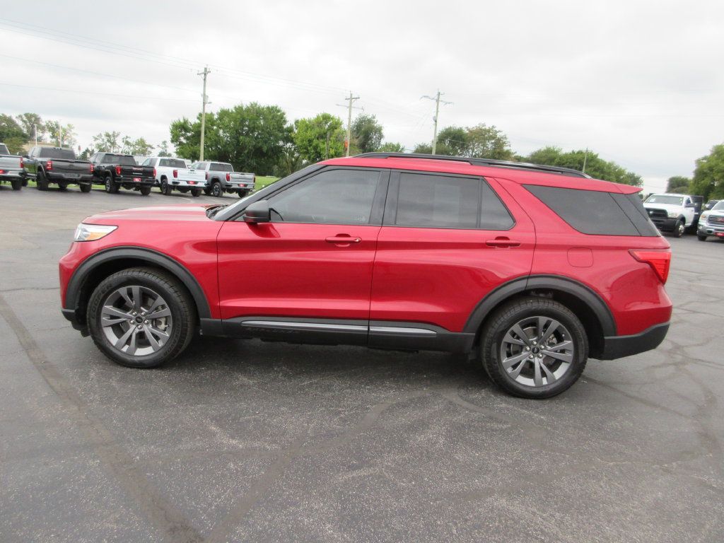 Used 2021 Ford Explorer XLT w/ Equipment Group 202A AWD/4WD image 9