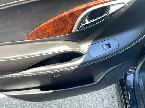Used 2013 Buick LaCrosse Touring FWD image 36