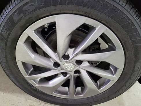 Used 2015 Nissan Rogue SL image 23