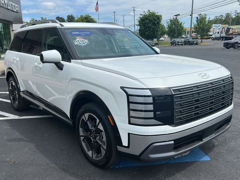 Certified 2026 Hyundai Palisade Limited AWD/4WD image 11