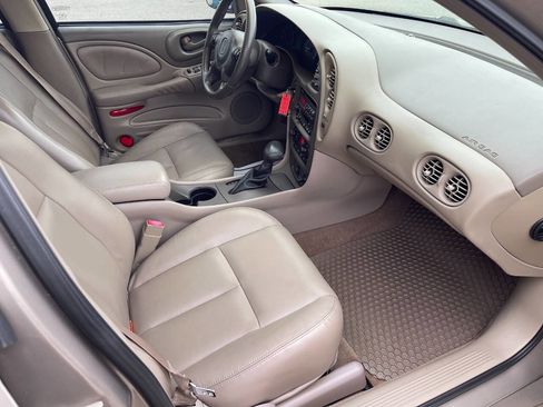 Used 2004 Pontiac Bonneville SLE image 14