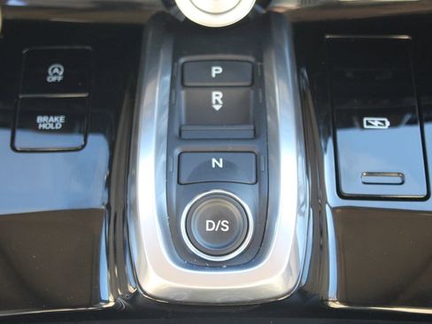 Used 2024 Acura MDX SH-AWD w/ Technology Package image 23