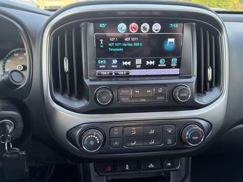 Used 2017 Chevrolet Colorado LT w/ LT Convenience Package RWD image 18