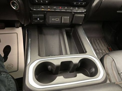 Used 2021 GMC Sierra 1500 AT4 w/ AT4 Value Package AWD/4WD image 11