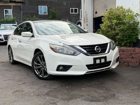 Used 2018 Nissan Altima 2.5 SR w/ SR Special Edition FWD image 17