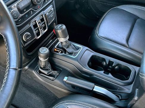 Used 2022 Jeep Wrangler Unlimited Sahara image 14