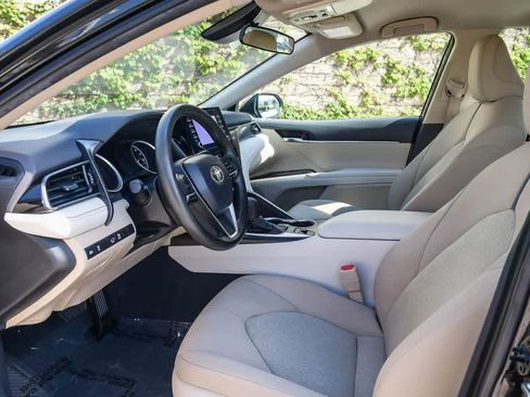 Used 2022 Toyota Camry LE FWD image 16