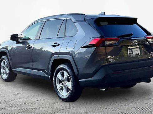 Used 2021 Toyota RAV4 XLE w/ Convenience Package AWD/4WD image 12
