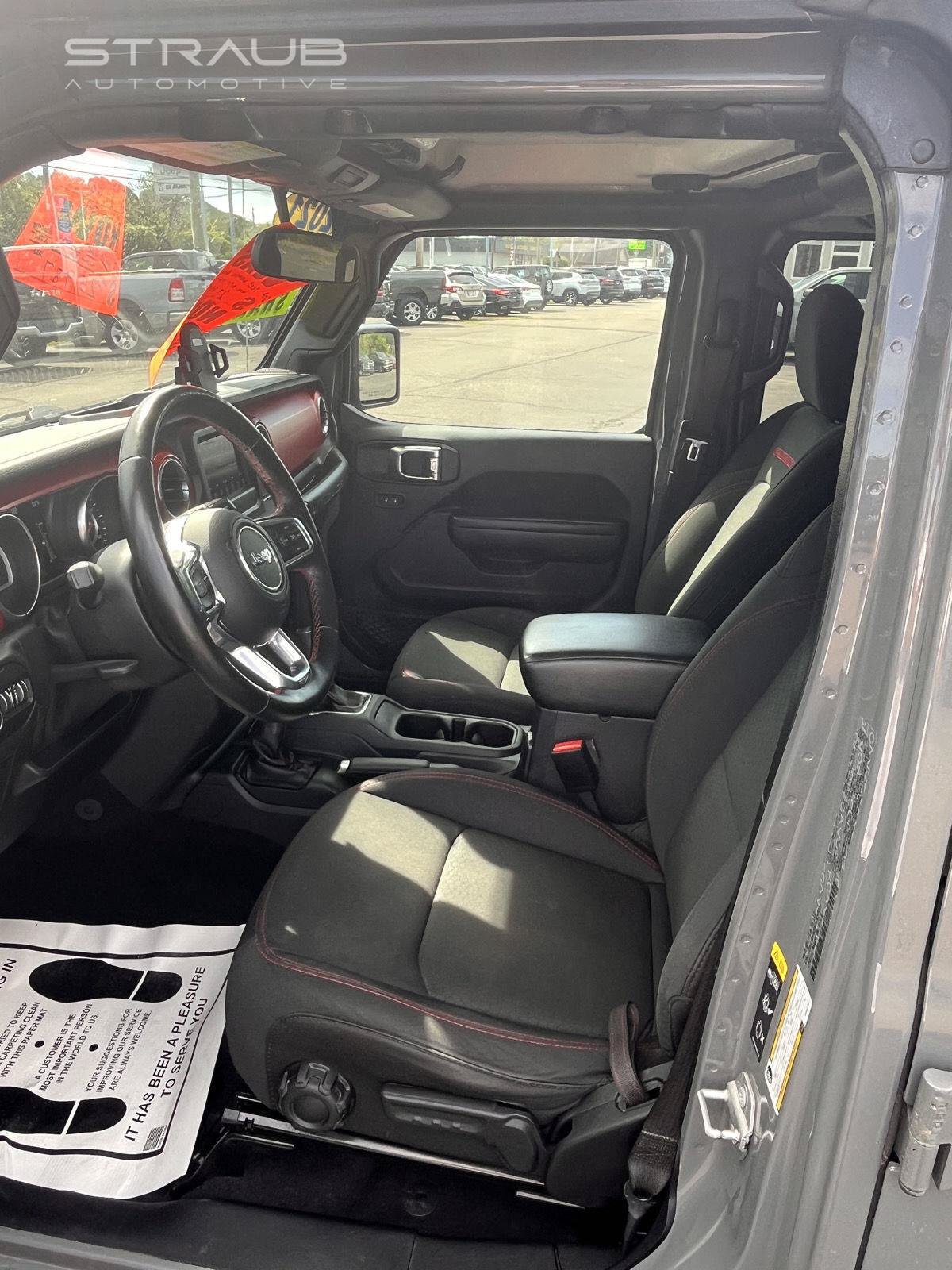 Used 2021 Jeep Wrangler Unlimited Rubicon w/ Cold Weather Group AWD/4WD image 15