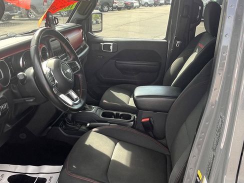 Used 2021 Jeep Wrangler Unlimited Rubicon w/ Cold Weather Group AWD/4WD image 15