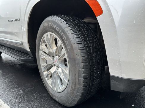 Used 2022 GMC Yukon Denali AWD/4WD image 11