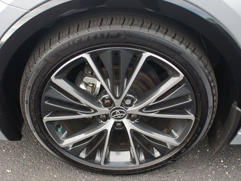 Used 2024 Toyota Prius Limited w/ Limited Premium Package FWD image 26