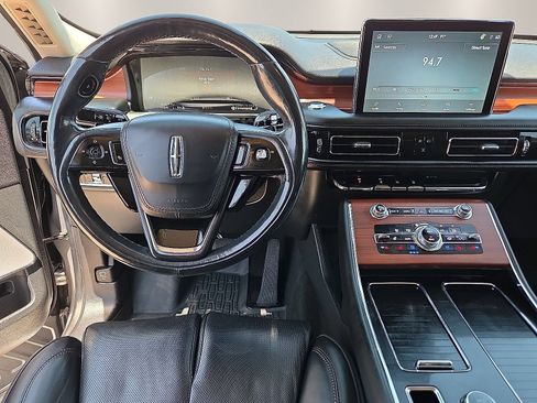 Used 2022 Lincoln Aviator Reserve w/ Equipment Group 201A AWD/4WD image 13