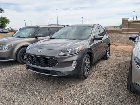 Used 2021 Ford Escape SEL image 2