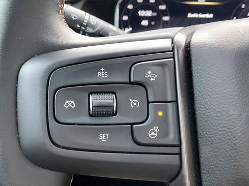 Used 2025 GMC Sierra 3500 AT4 w/ AT4 Premium Plus Package image 13