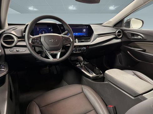 Used 2024 Chevrolet Trax ACTIV w/ Sunroof Package FWD image 29