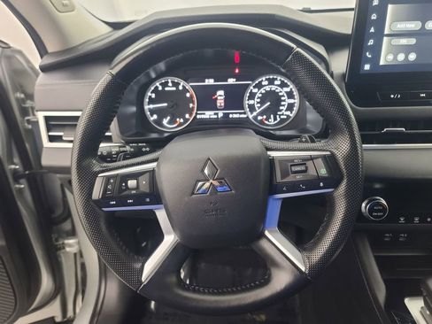 Used 2025 Mitsubishi Outlander SE AWD/4WD image 31
