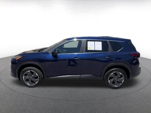Used 2025 Nissan Rogue SV FWD image 9