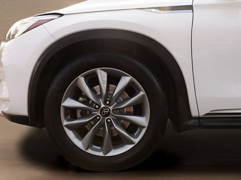 Used 2021 INFINITI QX50 Luxe w/ Accent Package FWD image 7